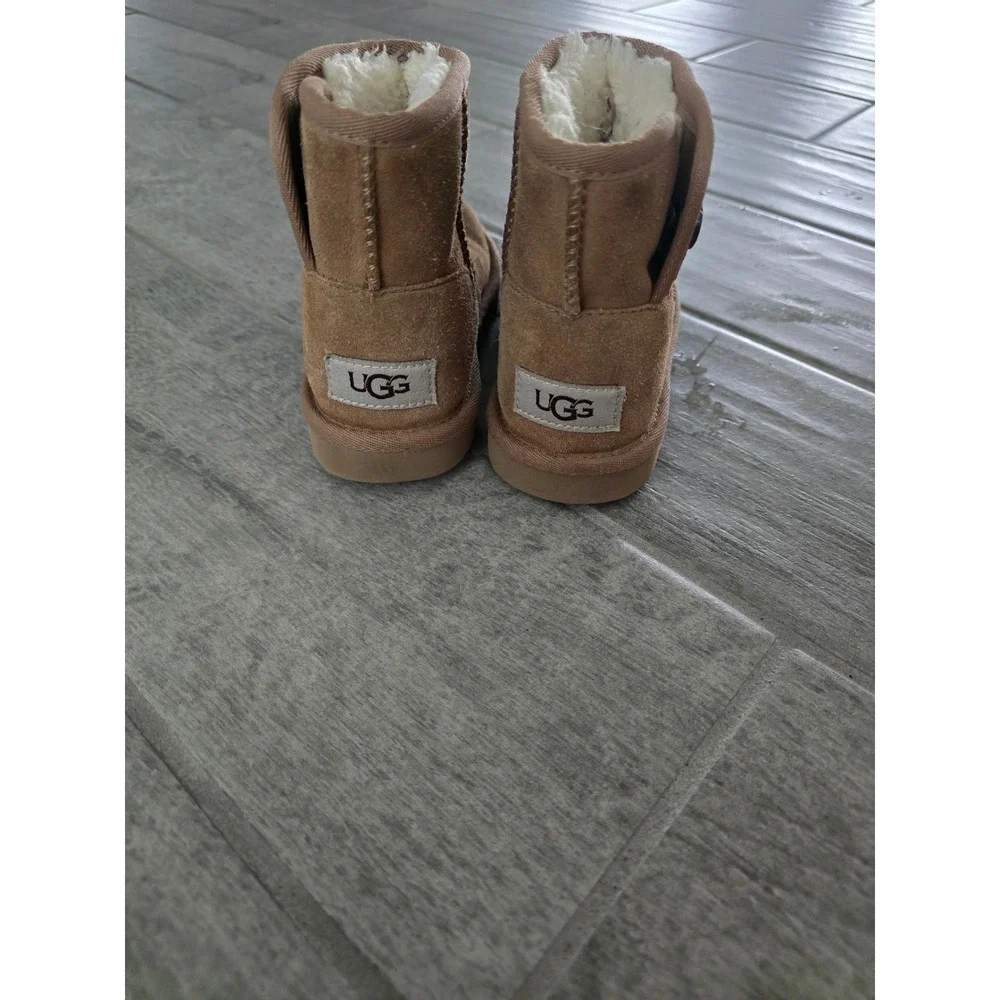 UGG Kids Jona Chestnut Suede Boots Size 12 Winter Cold